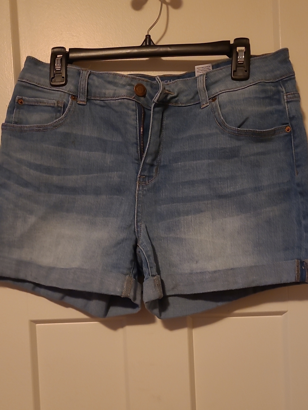 Time and Tru Light Wash Denim Roll-Cuff Shorts